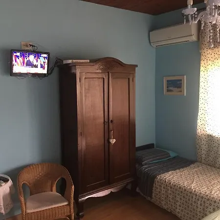 فندق مبيت وإفطار Xenia باتي